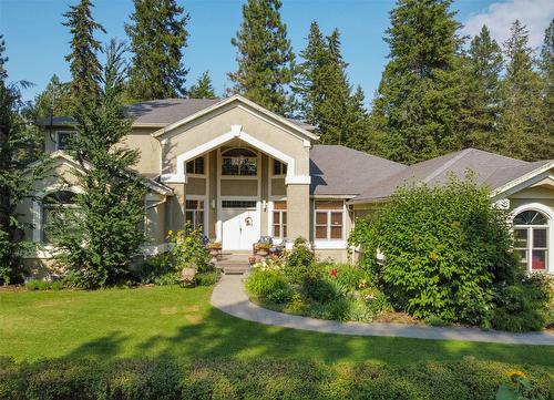 3605 Luxmoore Road, Kelowna, BC - Outdoor With Facade