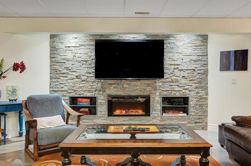 3605 Luxmoore Road, Kelowna, BC - Indoor With Fireplace
