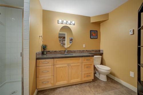 3605 Luxmoore Road, Kelowna, BC - Indoor Photo Showing Bathroom