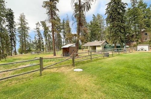 3605 Luxmoore Road, Kelowna, BC - Outdoor
