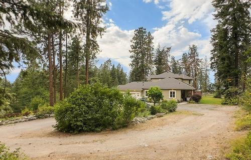 3605 Luxmoore Road, Kelowna, BC - Outdoor