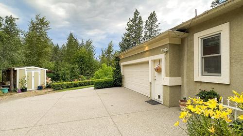 3605 Luxmoore Road, Kelowna, BC - Outdoor With Exterior