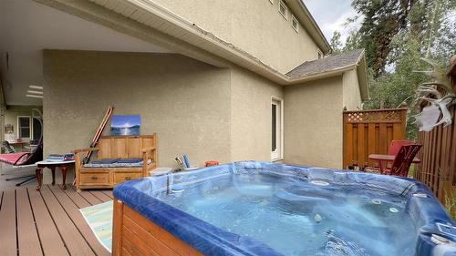 3605 Luxmoore Road, Kelowna, BC - Outdoor With Exterior