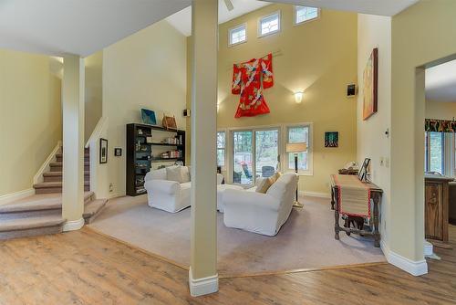 3605 Luxmoore Road, Kelowna, BC - Indoor