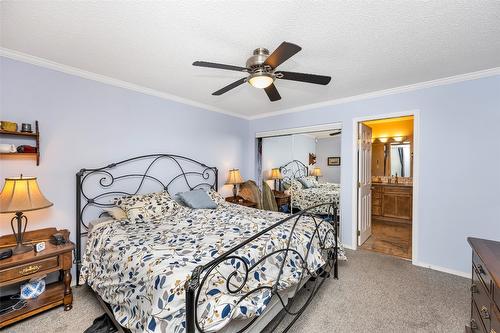 6463 Blue Jay Road, Vernon, BC - Indoor Photo Showing Bedroom