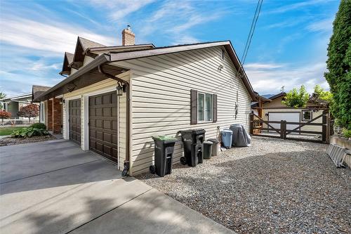6463 Blue Jay Road, Vernon, BC - Outdoor With Exterior