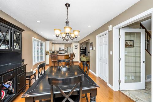 6463 Blue Jay Road, Vernon, BC - Indoor Photo Showing Dining Room