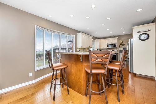 6463 Blue Jay Road, Vernon, BC - Indoor