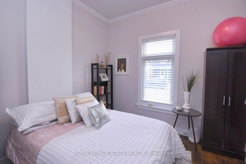 113 Steven Street, Hamilton, ON - Indoor Photo Showing Bedroom