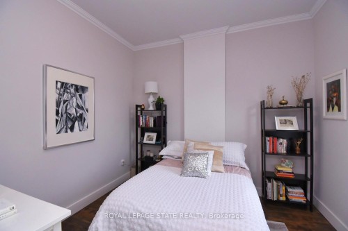 113 Steven Street, Hamilton, ON - Indoor Photo Showing Bedroom