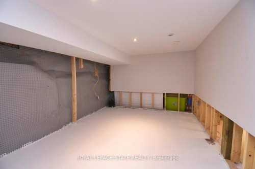 113 Steven Street, Hamilton, ON - Indoor Photo Showing Other Room