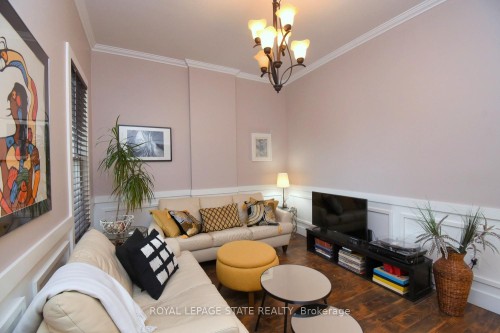 113 Steven Street, Hamilton, ON - Indoor Photo Showing Living Room