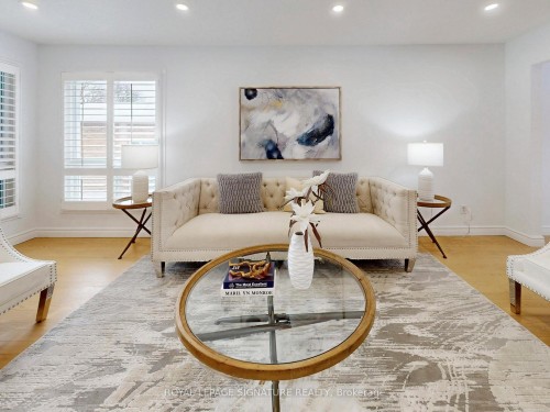 65 Fordcombe Crescent, Markham, ON - Indoor Photo Showing Living Room