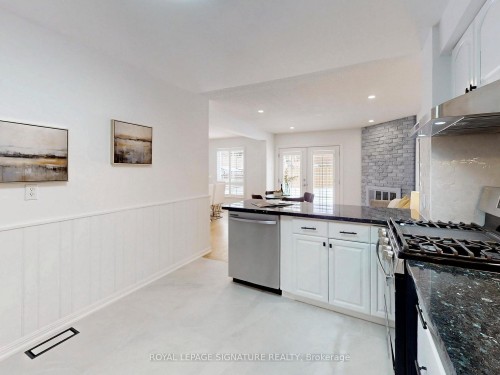 65 Fordcombe Crescent, Markham, ON - Indoor Photo Showing Kitchen