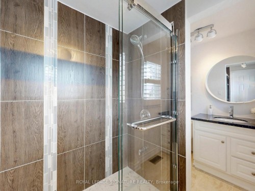65 Fordcombe Crescent, Markham, ON - Indoor Photo Showing Bathroom
