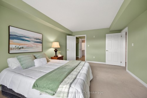 308-908 Mohawk Road E, Hamilton, ON - Indoor Photo Showing Bedroom
