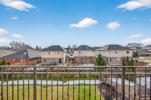 308-908 Mohawk Road E, Hamilton, ON - Outdoor