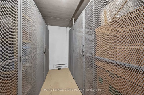 308-908 Mohawk Road E, Hamilton, ON -  With Exterior