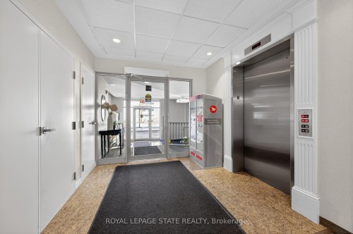 308-908 Mohawk Road E, Hamilton, ON - Indoor Photo Showing Other Room