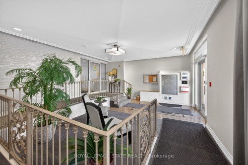 308-908 Mohawk Road E, Hamilton, ON - Indoor Photo Showing Other Room