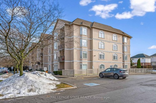 308-908 Mohawk Road E, Hamilton, ON - Outdoor