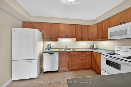 308-908 Mohawk Road E, Hamilton, ON - Indoor Photo Showing Kitchen With Double Sink