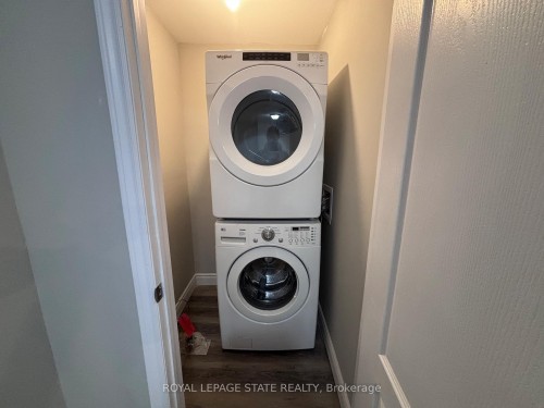 300 East 43Rd Street, Hamilton, ON - Indoor Photo Showing Laundry Room