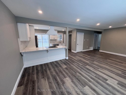 300 East 43Rd Street, Hamilton, ON - Indoor Photo Showing Other Room