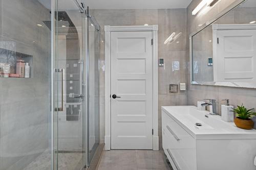 Bathroom - 254 Rue Plessis, Repentigny (Repentigny), QC - Indoor Photo Showing Bathroom