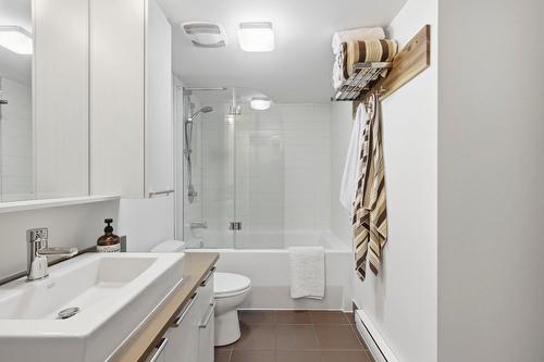 Bathroom - 608-4900 Boul. De L'Assomption, Montréal (Rosemont/La Petite-Patrie), QC - Indoor Photo Showing Bathroom