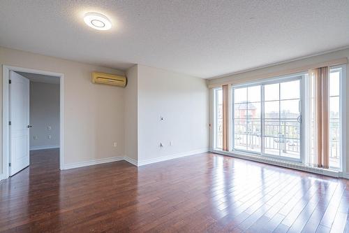 Chambre à coucher - 308-5000 Boul. Jacques-Bizard, Montréal (L'Île-Bizard/Sainte-Geneviève), QC - Indoor Photo Showing Other Room