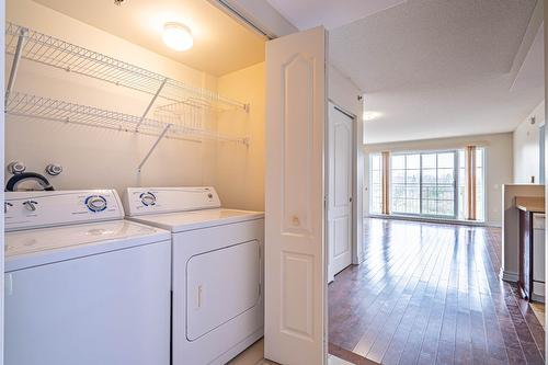 Salle de lavage - 308-5000 Boul. Jacques-Bizard, Montréal (L'Île-Bizard/Sainte-Geneviève), QC - Indoor Photo Showing Laundry Room