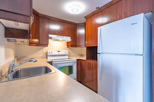 Cuisine - 308-5000 Boul. Jacques-Bizard, Montréal (L'Île-Bizard/Sainte-Geneviève), QC - Indoor Photo Showing Kitchen