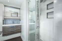 Salle de bains attenante à la CCP - 