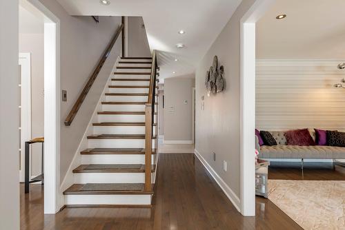 Escalier - 125 Av. Brigadoon, Pointe-Claire, QC - Indoor Photo Showing Other Room