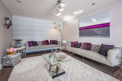 Salon - 125 Av. Brigadoon, Pointe-Claire, QC - Indoor Photo Showing Living Room