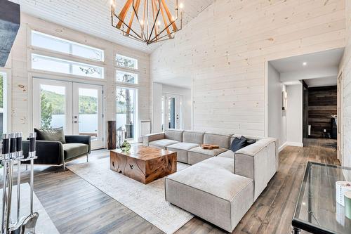 Living room - 2020 Ch. Du Lac-Ste-Rose N., Mandeville, QC - Indoor Photo Showing Living Room With Fireplace