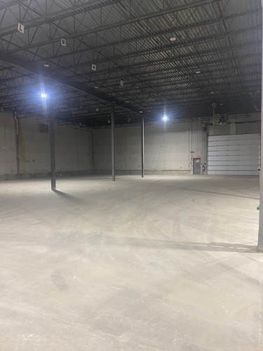 Warehouse - 2-950 Ch. Olivier, Lévis (Les Chutes-De-La-Chaudière-Ouest), QC - Indoor Photo Showing Garage