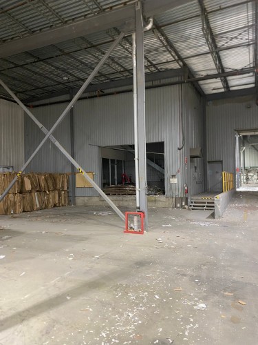 Warehouse - 2-950 Ch. Olivier, Lévis (Les Chutes-De-La-Chaudière-Ouest), QC -  Photo Showing Garage