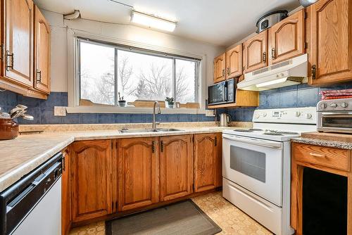 Kitchen - 208 Ch. St-Charles, Longueuil (Greenfield Park), QC - Indoor Photo Showing Kitchen
