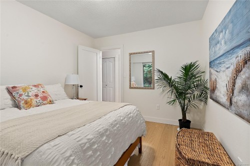 1166 Cloake Hill Rd, North Saanich, BC 