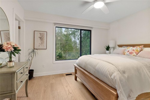 1166 Cloake Hill Rd, North Saanich, BC 