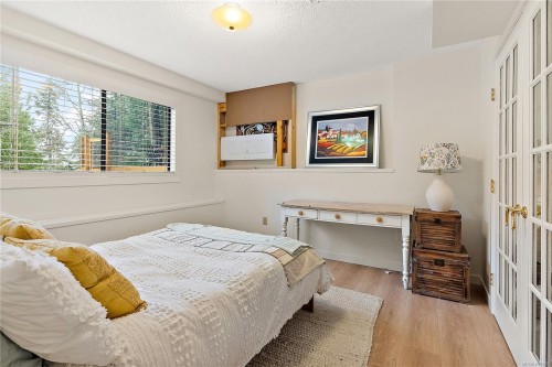 1166 Cloake Hill Rd, North Saanich, BC 