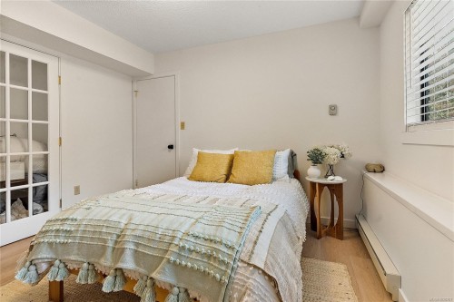 1166 Cloake Hill Rd, North Saanich, BC 