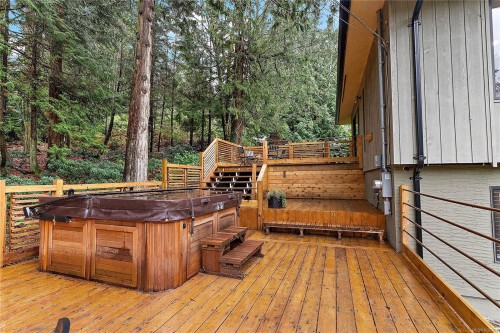 1166 Cloake Hill Rd, North Saanich, BC 