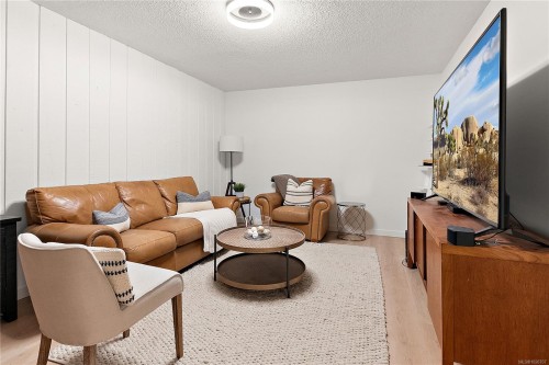 1166 Cloake Hill Rd, North Saanich, BC 