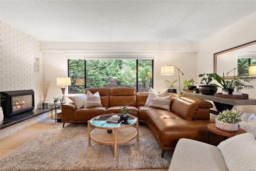 1166 Cloake Hill Rd, North Saanich, BC 