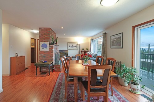 5497 Tappin St, Union Bay, BC 