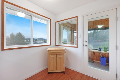 5497 Tappin St, Union Bay, BC 