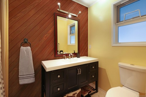 5497 Tappin St, Union Bay, BC 